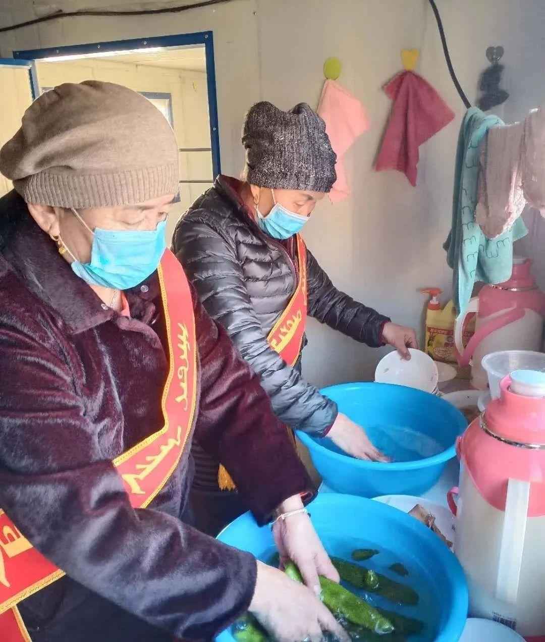 巴日哈家庭:抗“疫”路上的两代人