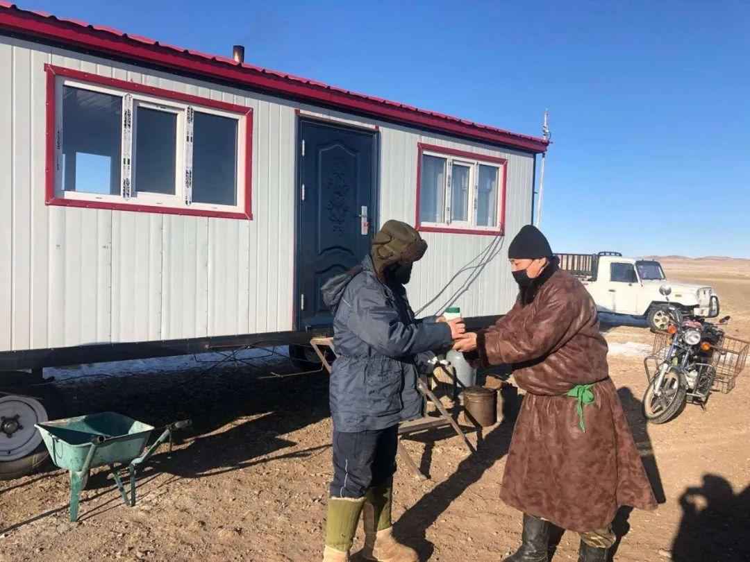 巴日哈家庭:抗“疫”路上的两代人